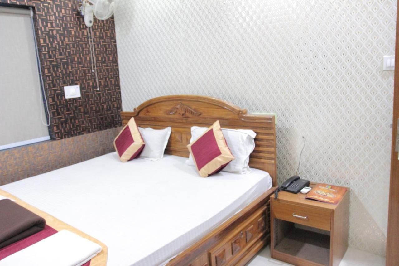 Oyo 11346 Hotel Tazz Odisha Bhubaneswar Exterior photo